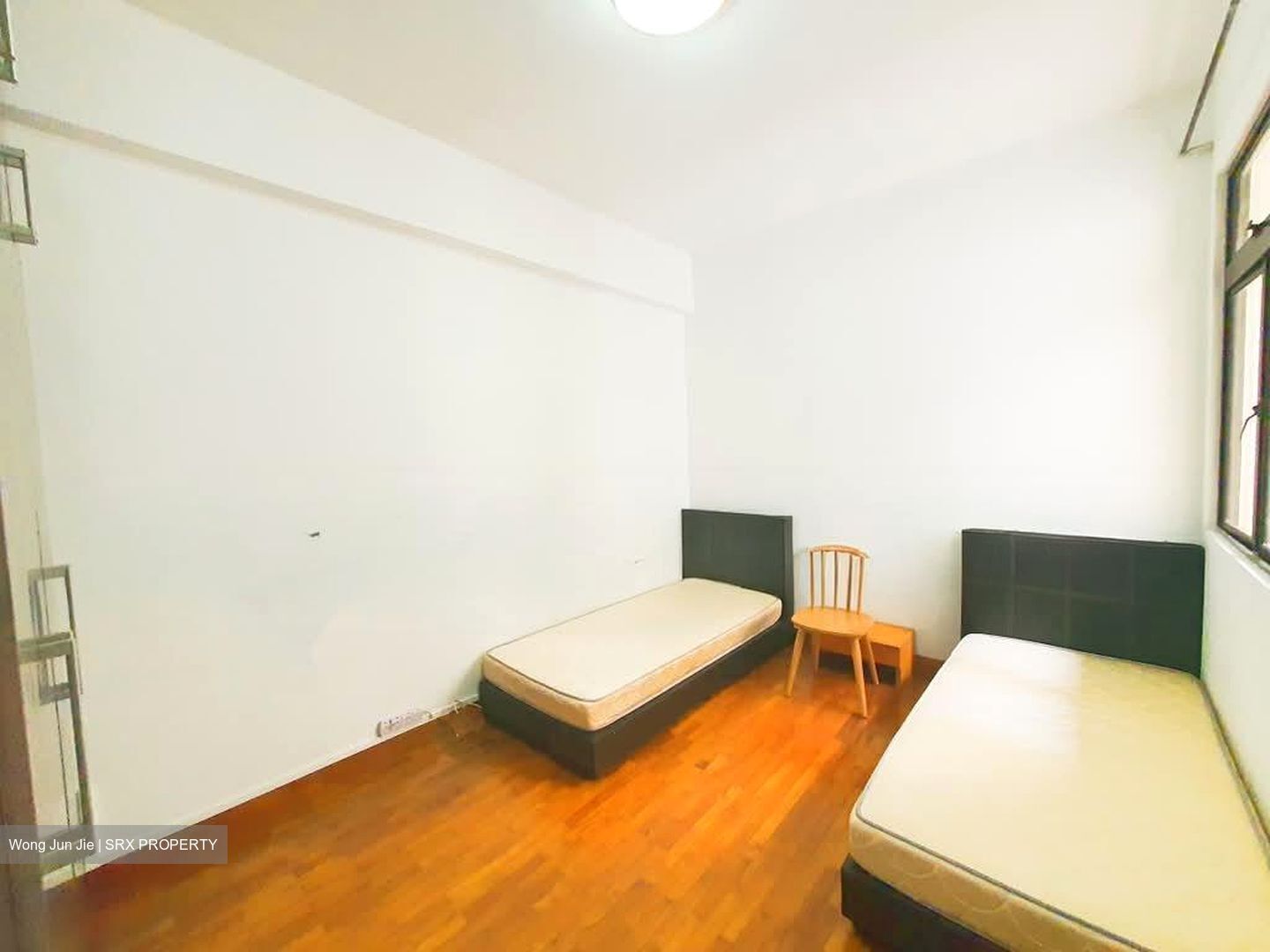 Seletaris (D27), Condominium #580591861